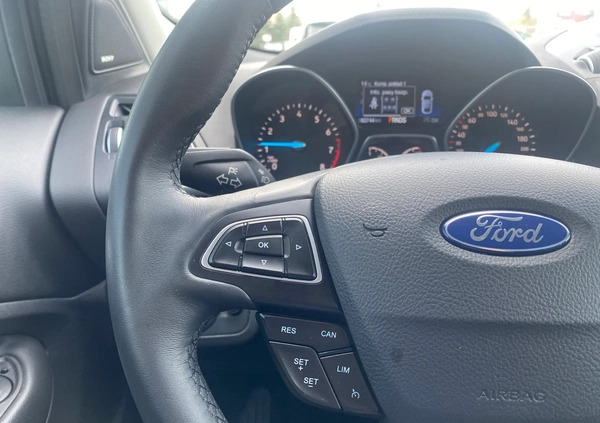 Ford Kuga cena 96900 przebieg: 60744, rok produkcji 2019 z Sławków małe 121